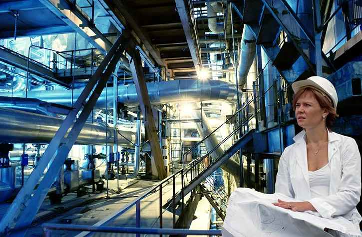 Ingénieure dans une installation industrielle