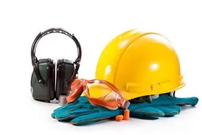 Équipements de protection individuelle : casque, protections auditives, lunettes et gants